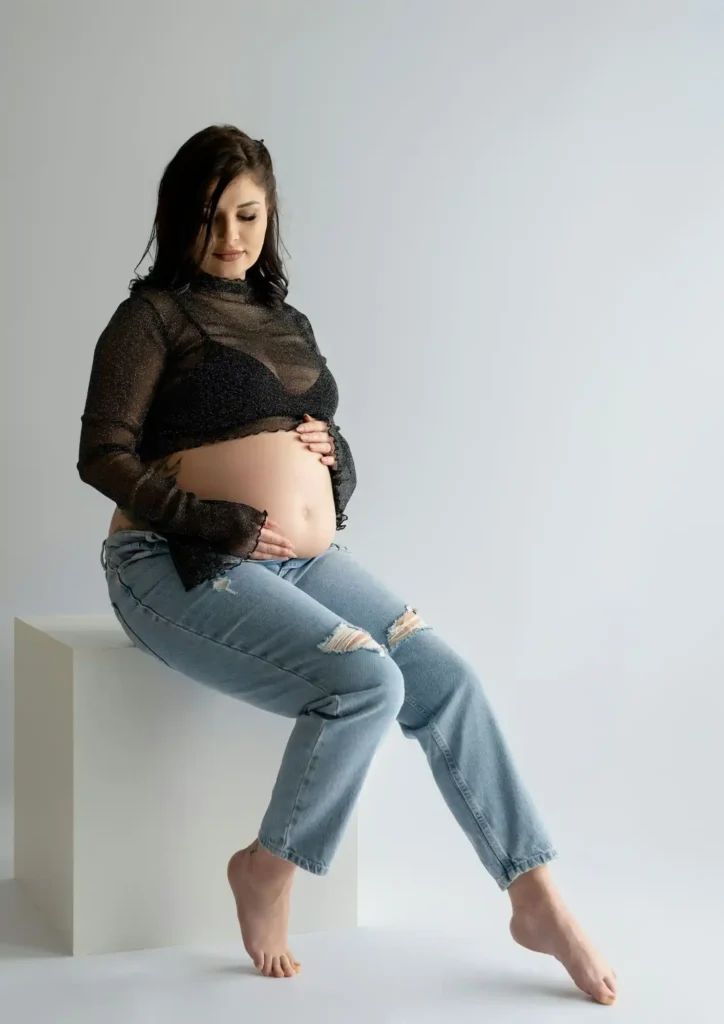 Pregnancy photoshoot in Bistupur