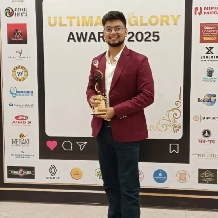 Shivam, co-founder of Maternity Shoots, receiving the Ultimate Glory Award 2025 for Best Maternity Photoshoot Brand in Eastern India at a prestigious award ceremony