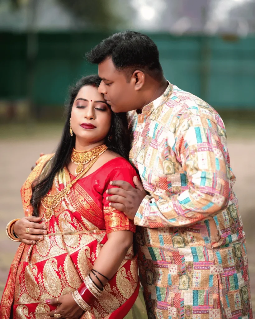 Romantic Bengali maternity couple shoot in Asansol outdoor location