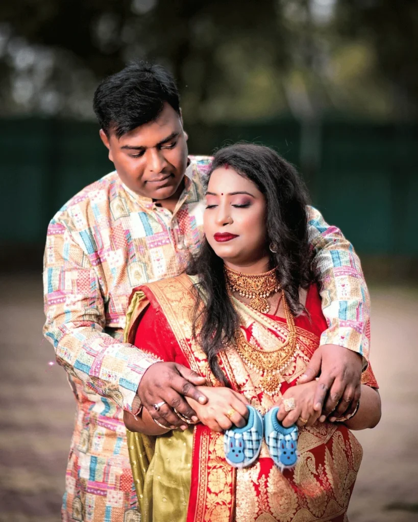 Traditional Bengali maternity photoshoot with couple in Asansol